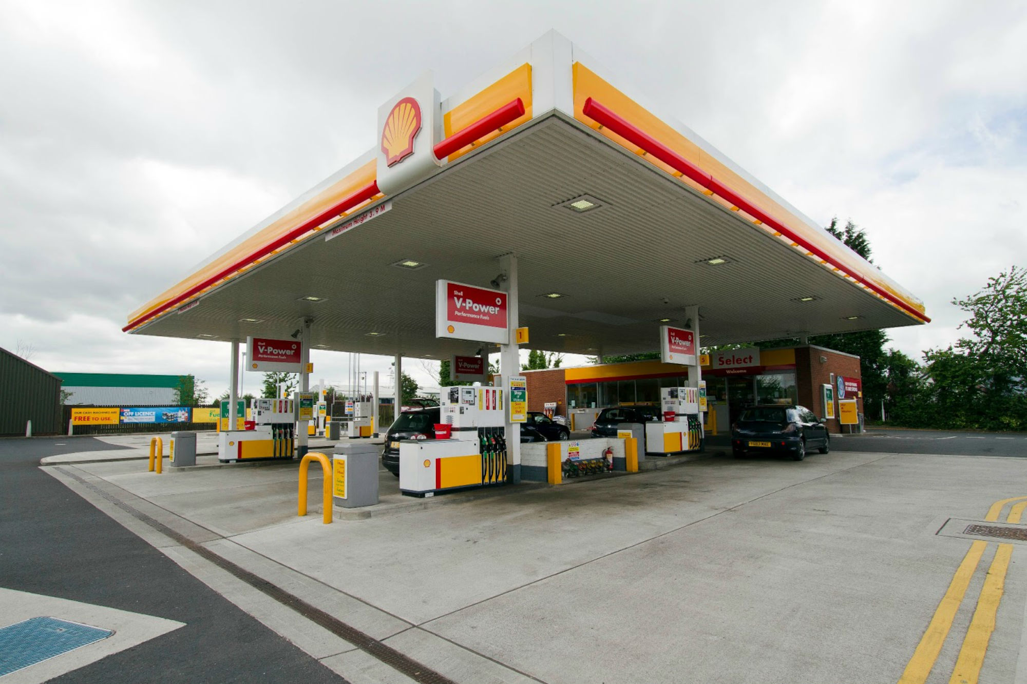 Shell stations to introduce electric car charging points to forecourts