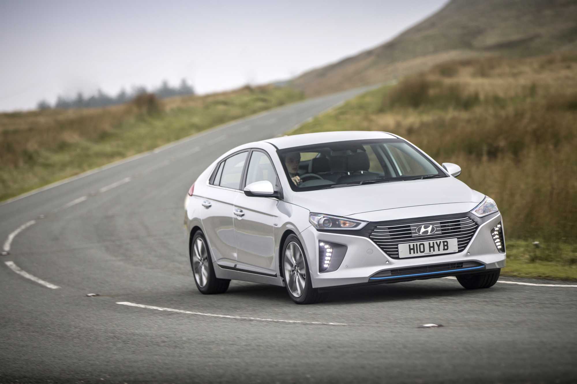 Hyundai IONIQ Hybrid Premium SE hatchback review - Car Keys